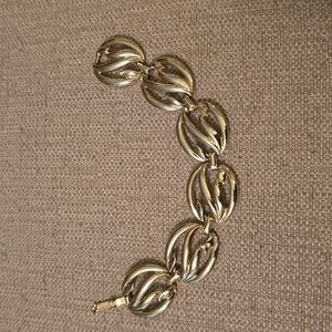 Vintage 80's Elegant Gold-tone Bracelet